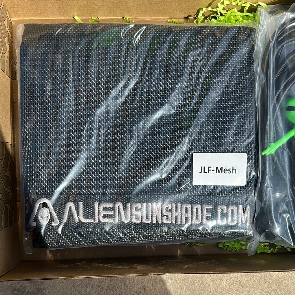 Alien Sunshade Set Jeep JL - Picture 5 of 6